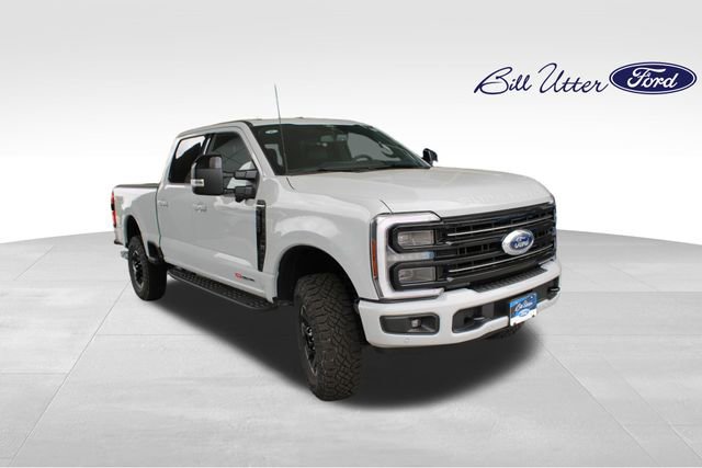 New 2026 Ford F350 Platinum w/ Tremor Off-Road Package AWD/4WD image 2
