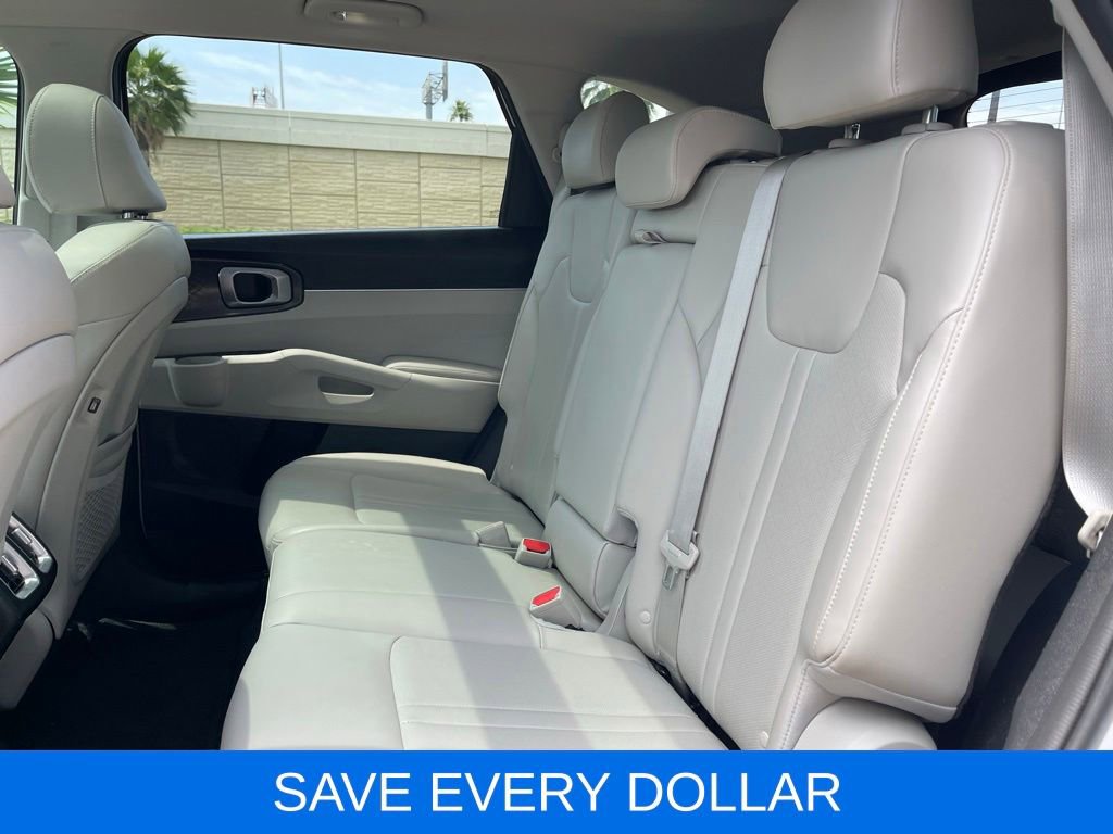 Used 2021 Kia Sorento S w/ Panoramic Sunroof Package FWD image 16