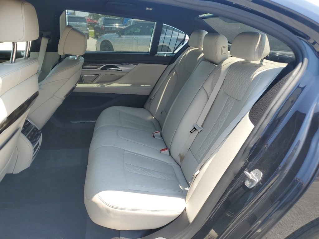 Used 2018 BMW 750i xDrive AWD/4WD image 5