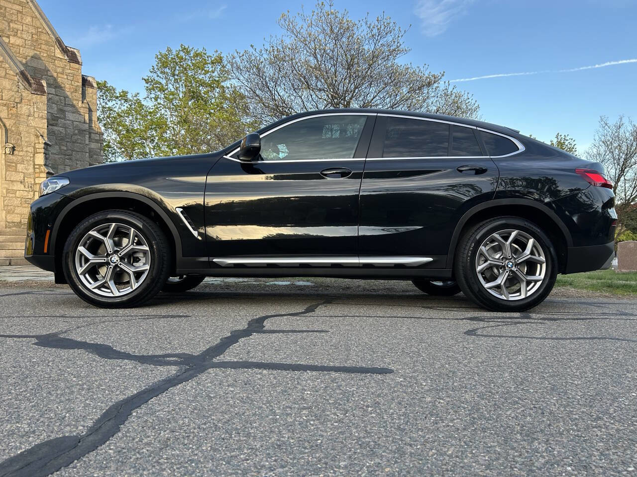 Used 2022 BMW X4 xDrive30i w/ Premium Package 2 image 4