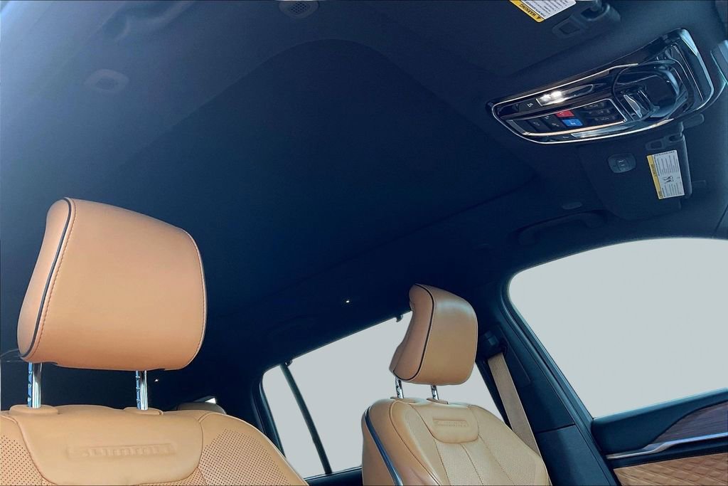 Used 2021 Jeep Grand Cherokee L Summit w/ Advanced Protech Group IV image 28