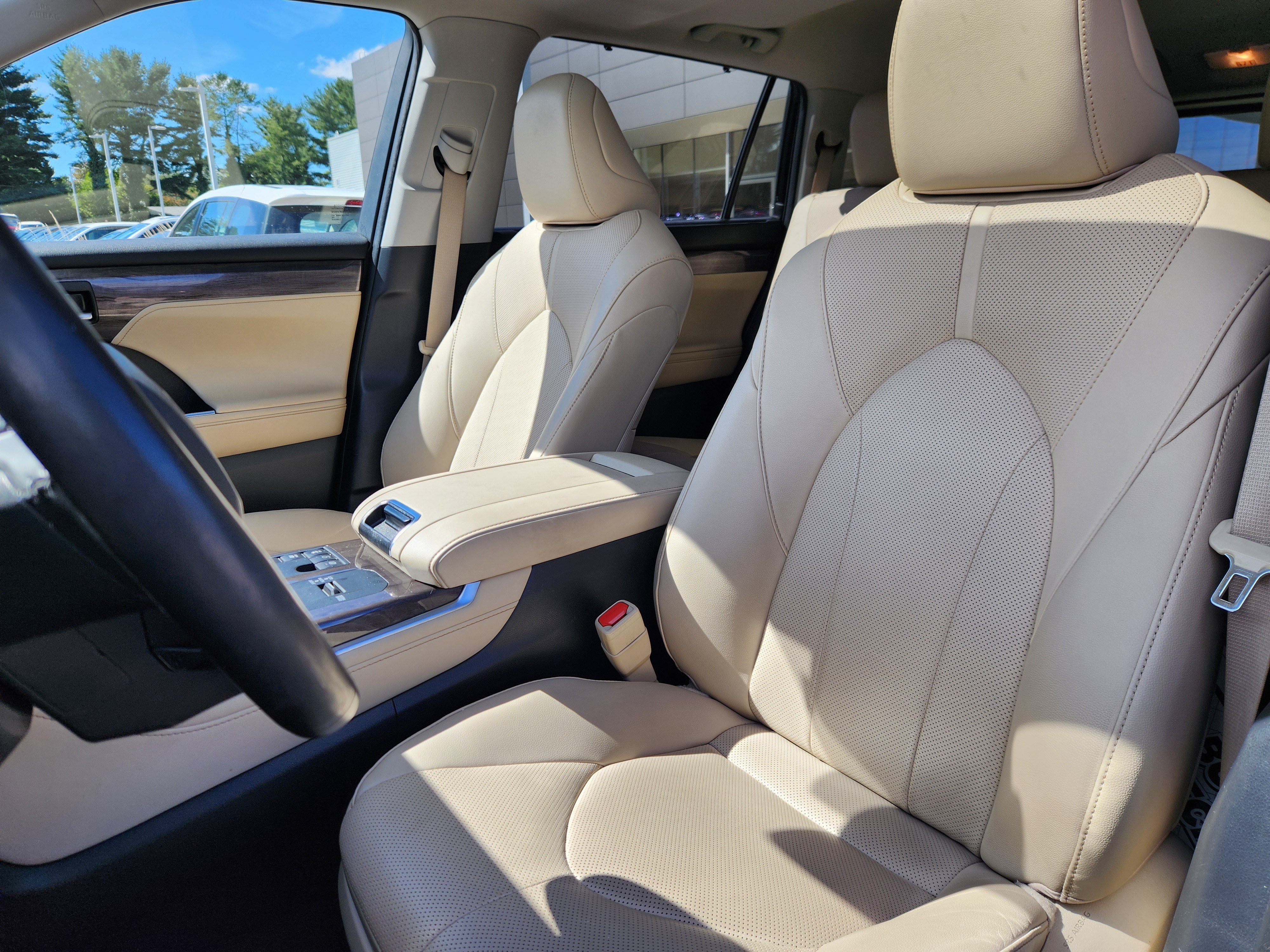 Used 2023 Toyota Highlander Limited AWD/4WD image 7