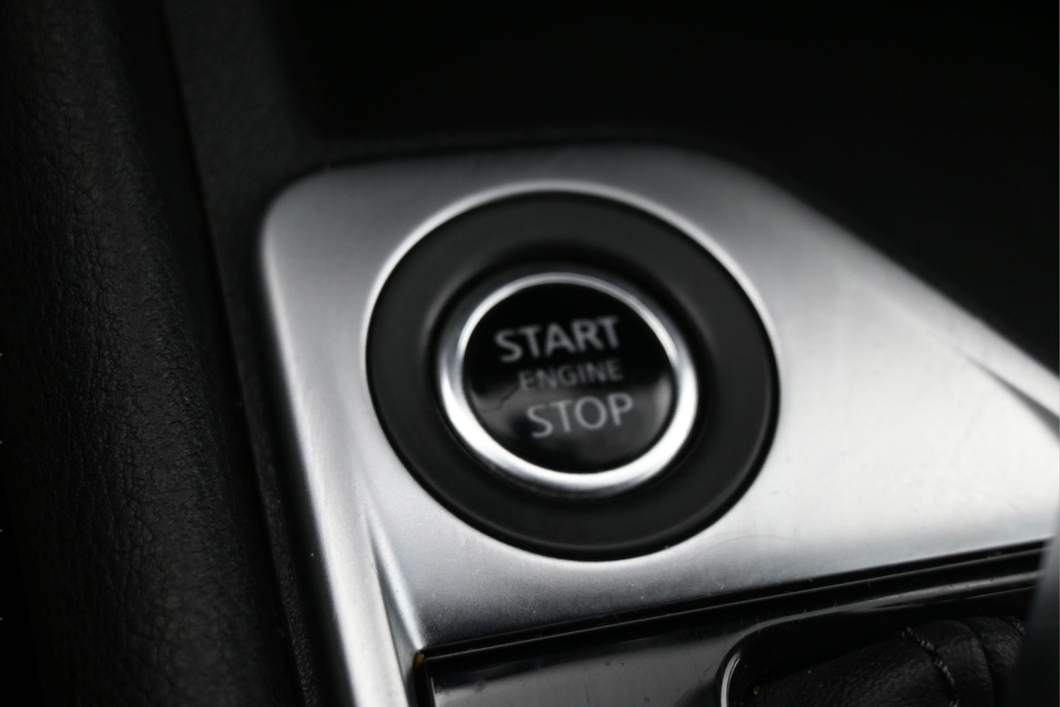 Used 2024 Nissan Sentra SV FWD image 8