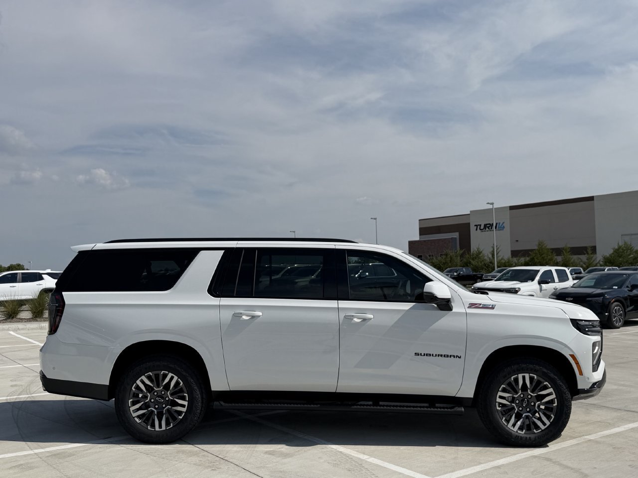 New 2026 Chevrolet Suburban Z71 w/ Z71 Off-Road Package AWD/4WD image 3