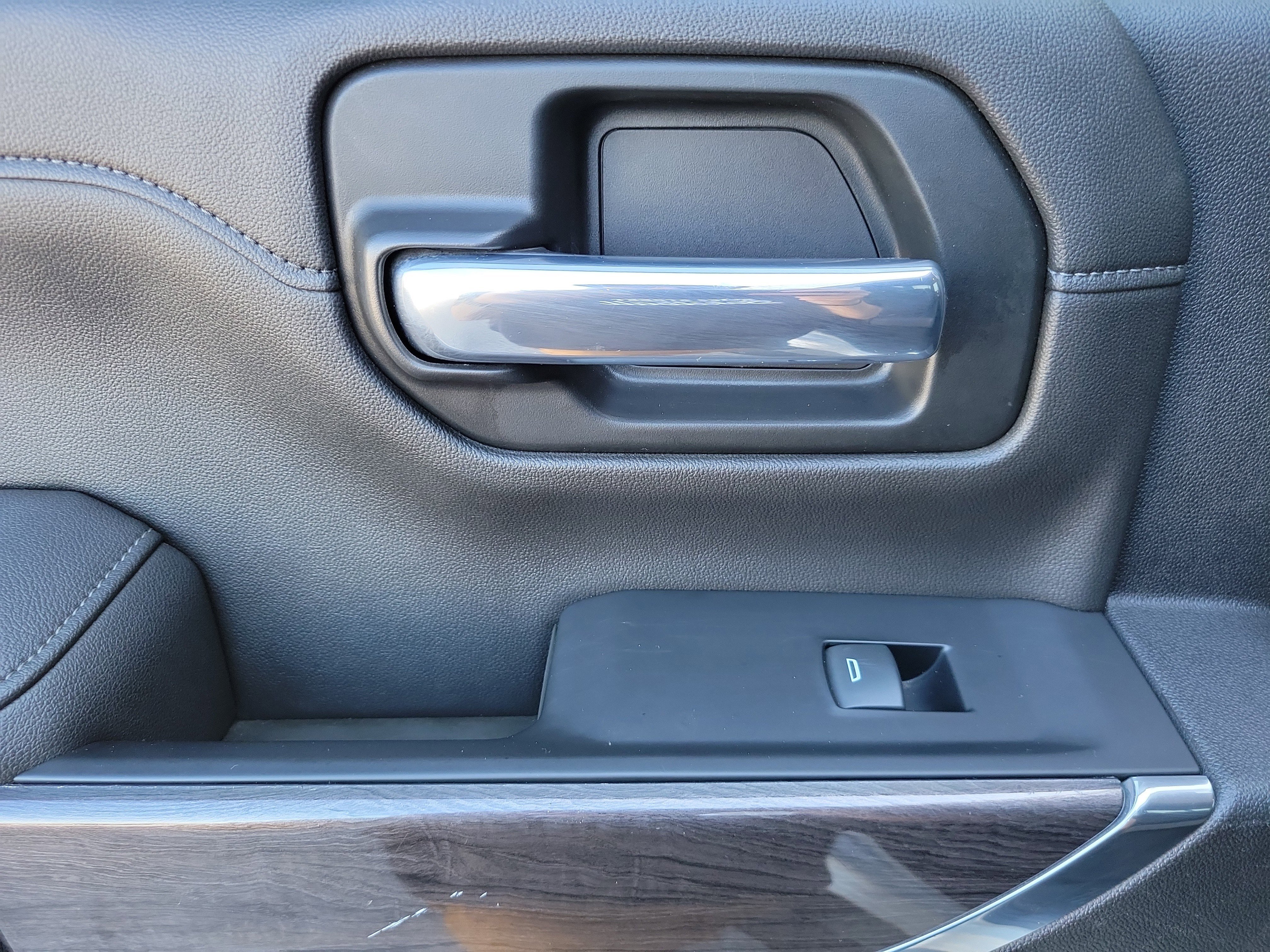 Used 2020 Chevrolet Silverado 2500 LTZ w/ LTZ Premium Package image 24