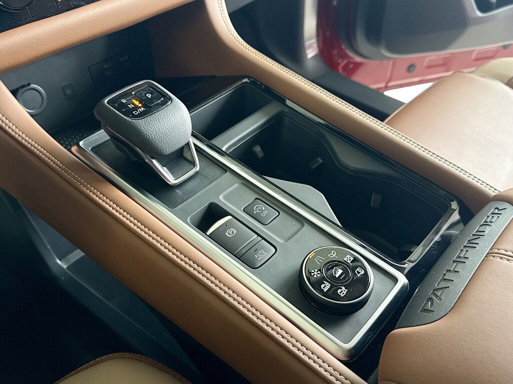 New 2026 Nissan Pathfinder Platinum AWD/4WD image 12