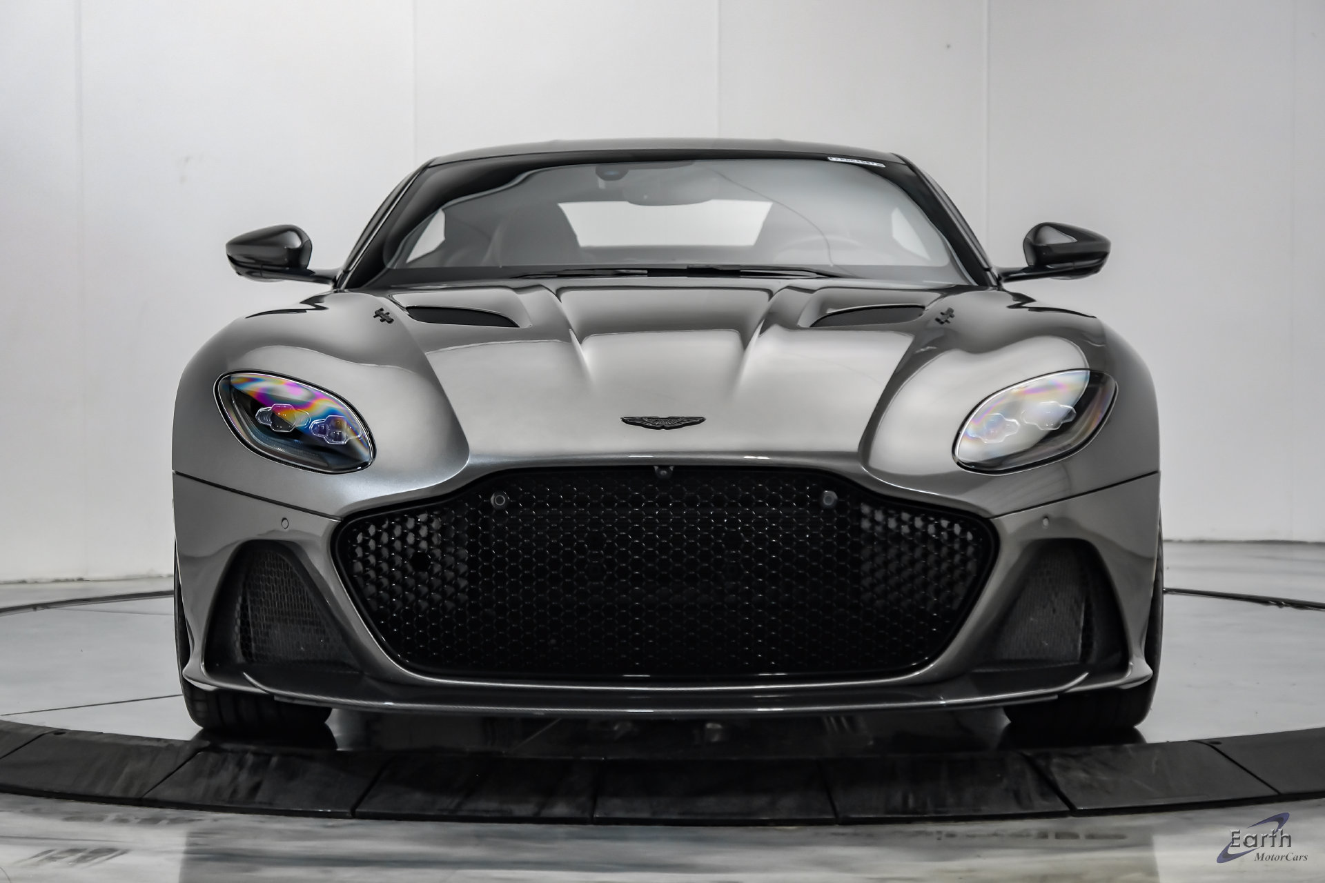 Used 2019 Aston Martin DBS Superleggera RWD image 31