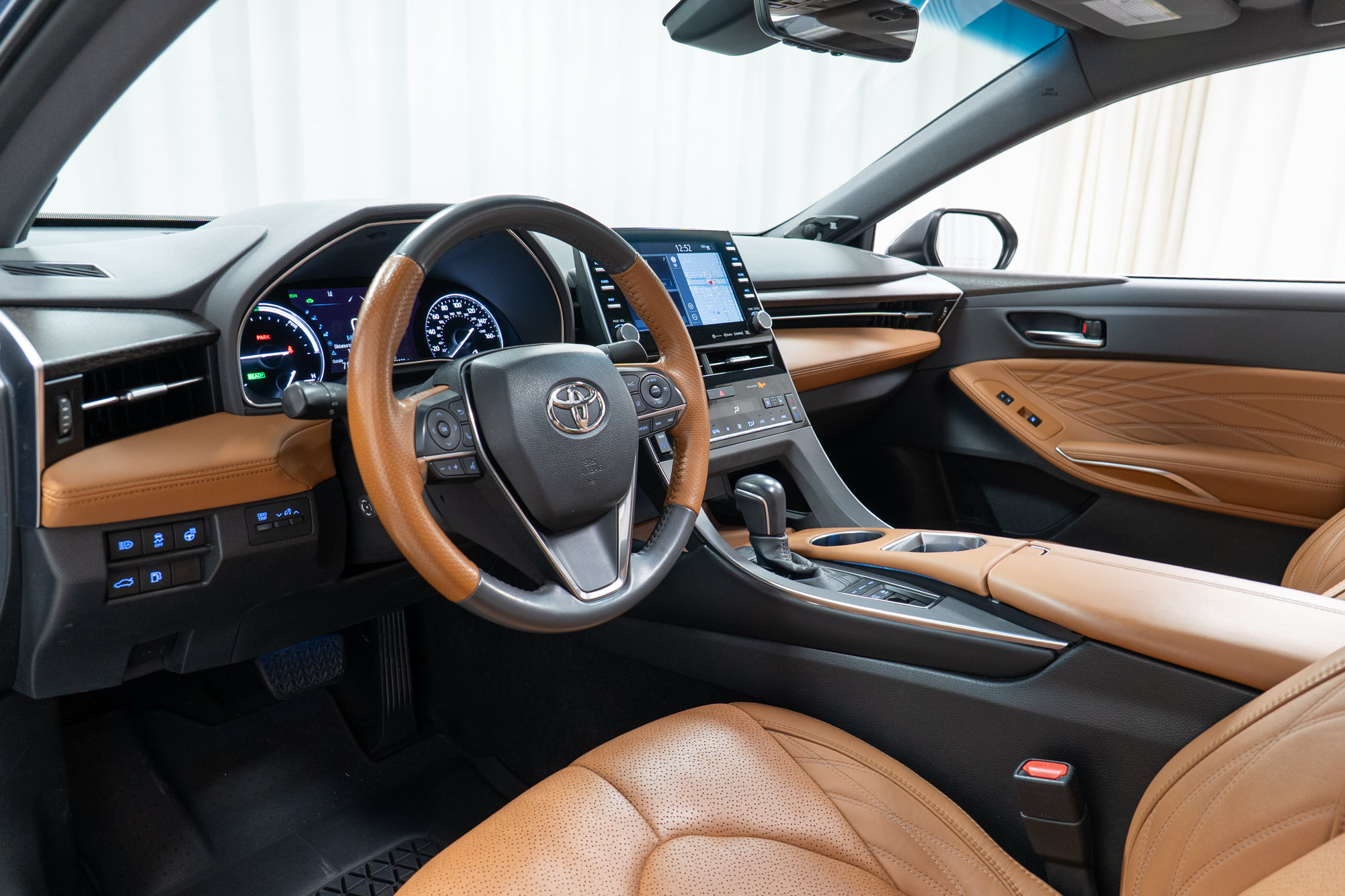 Used 2021 Toyota Avalon Limited w/ Protection Package (TMS) FWD image 13