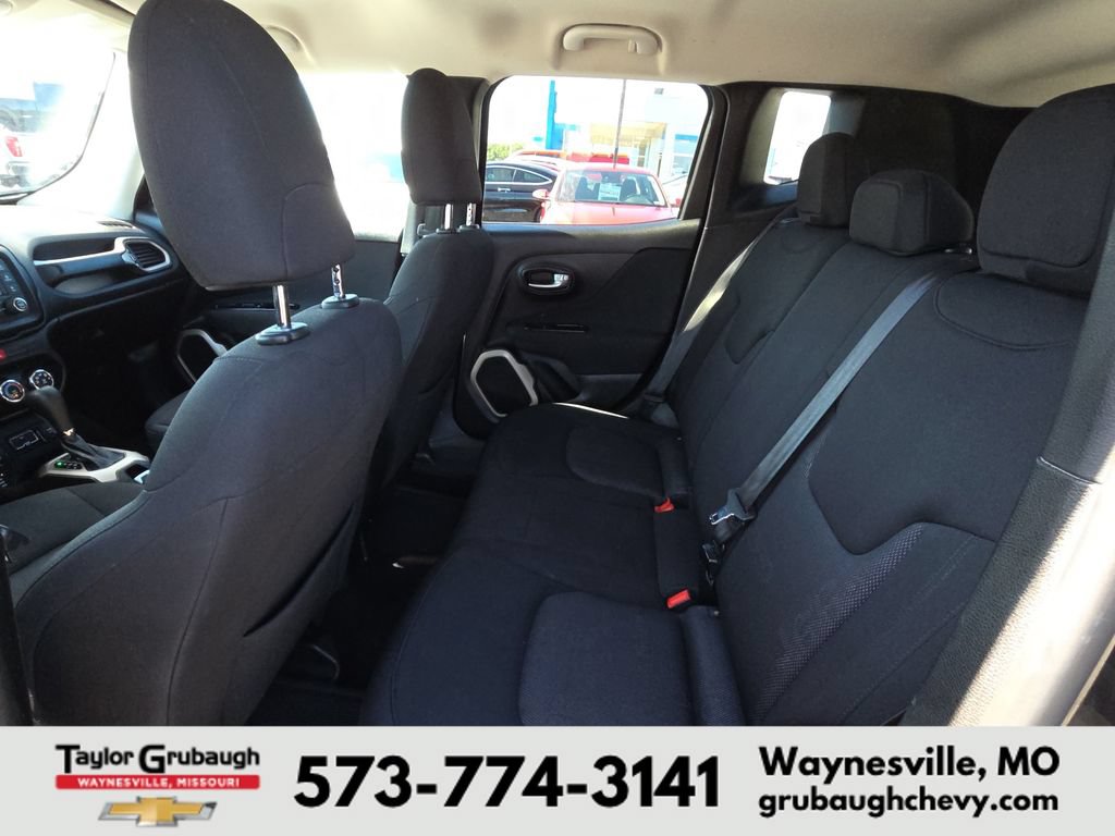 Used 2017 Jeep Renegade Latitude AWD/4WD image 28