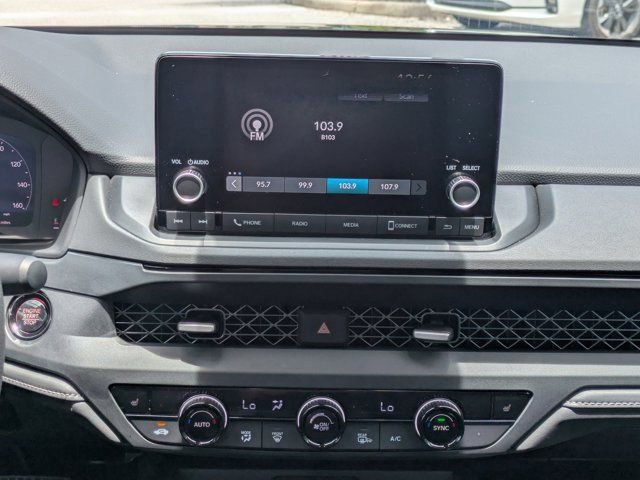 Used 2025 Honda Accord SE image 17