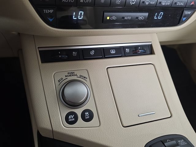 Used 2013 Lexus ES 300h w/ Luxury Pkg FWD image 21