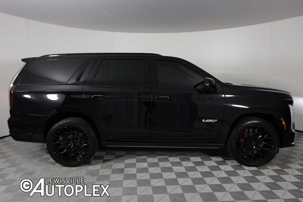 Used 2025 Cadillac Escalade V image 5