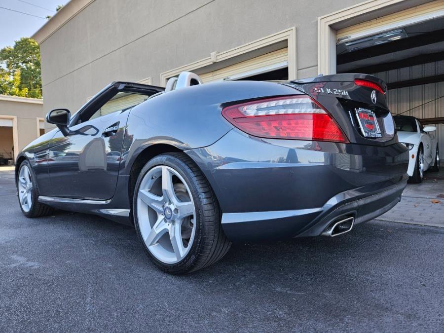 Used 2013 Mercedes-Benz SLK 250 image 20