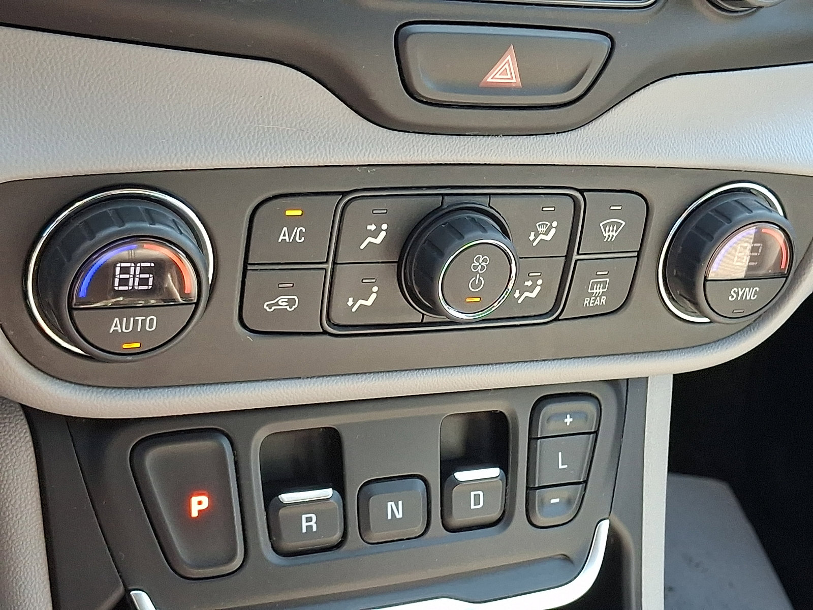 Used 2020 GMC Terrain SLE w/ Driver Convenience Package image 17