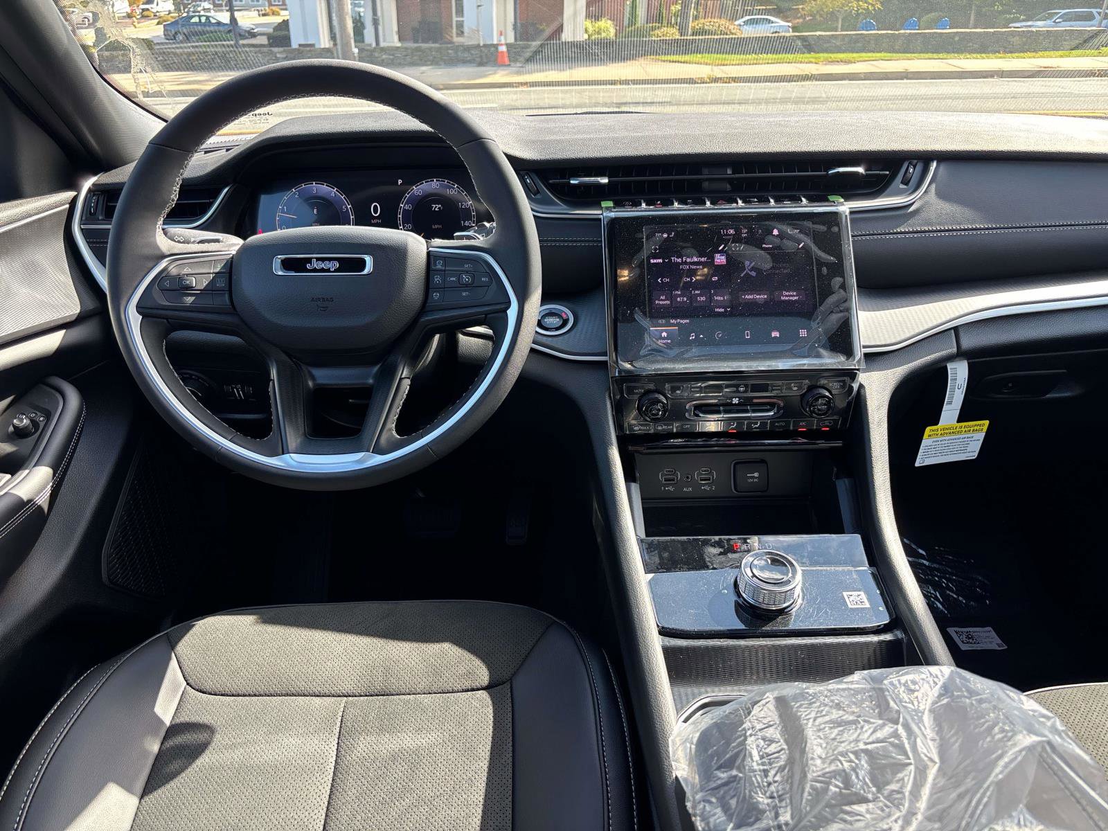 New 2025 Jeep Grand Cherokee Altitude image 8