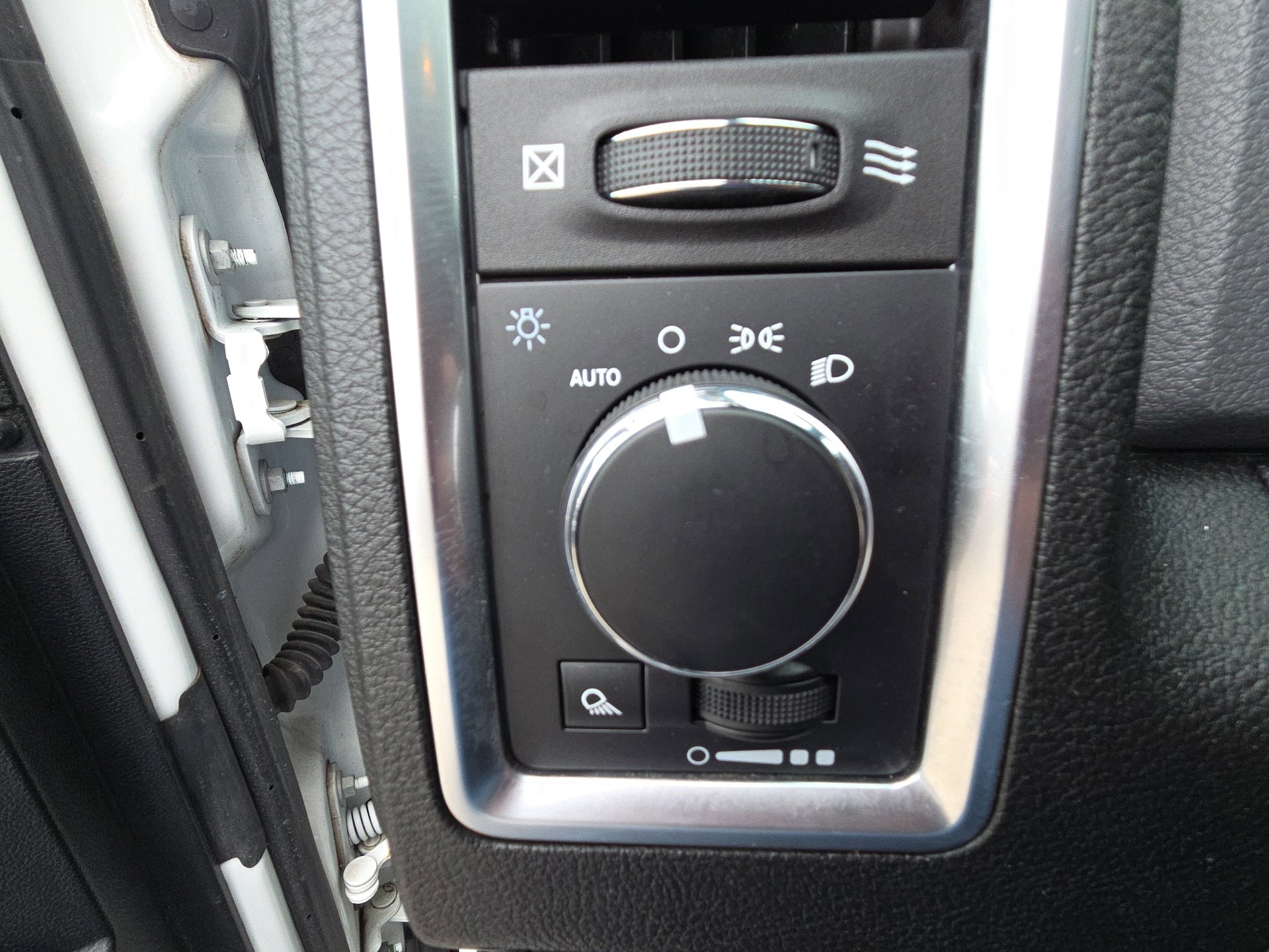 Used 2018 RAM 1500 Classic SLT image 21