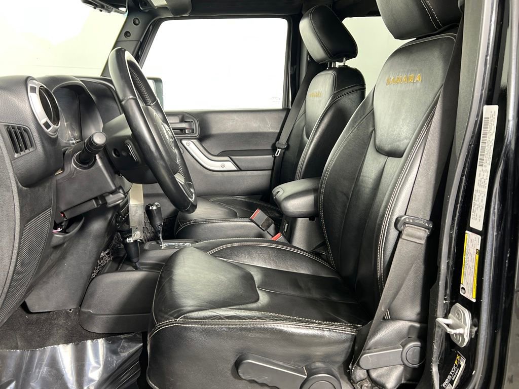 Used 2013 Jeep Wrangler Unlimited Sahara w/ Connectivity Group image 16