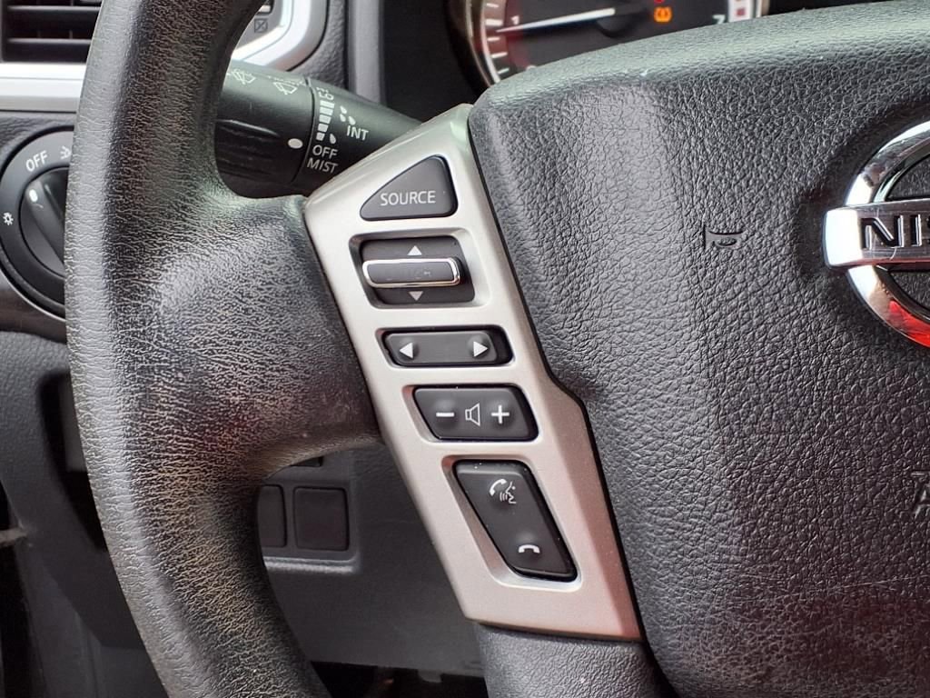 Used 2017 Nissan Titan SV image 22