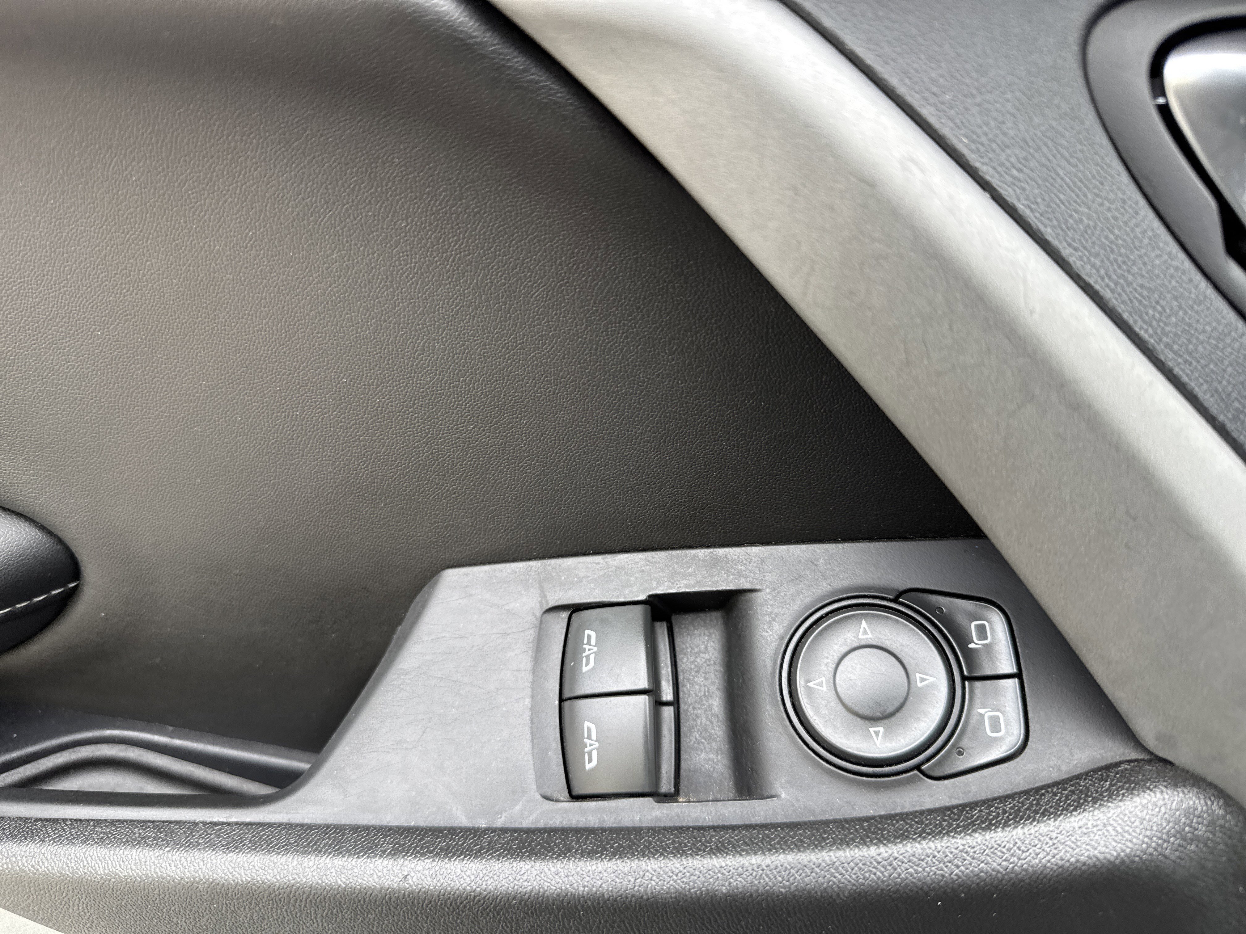 Used 2022 Chevrolet Camaro LT w/ RS Package image 15