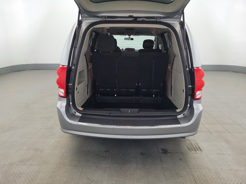 Used 2018 Dodge Grand Caravan SE FWD image 29