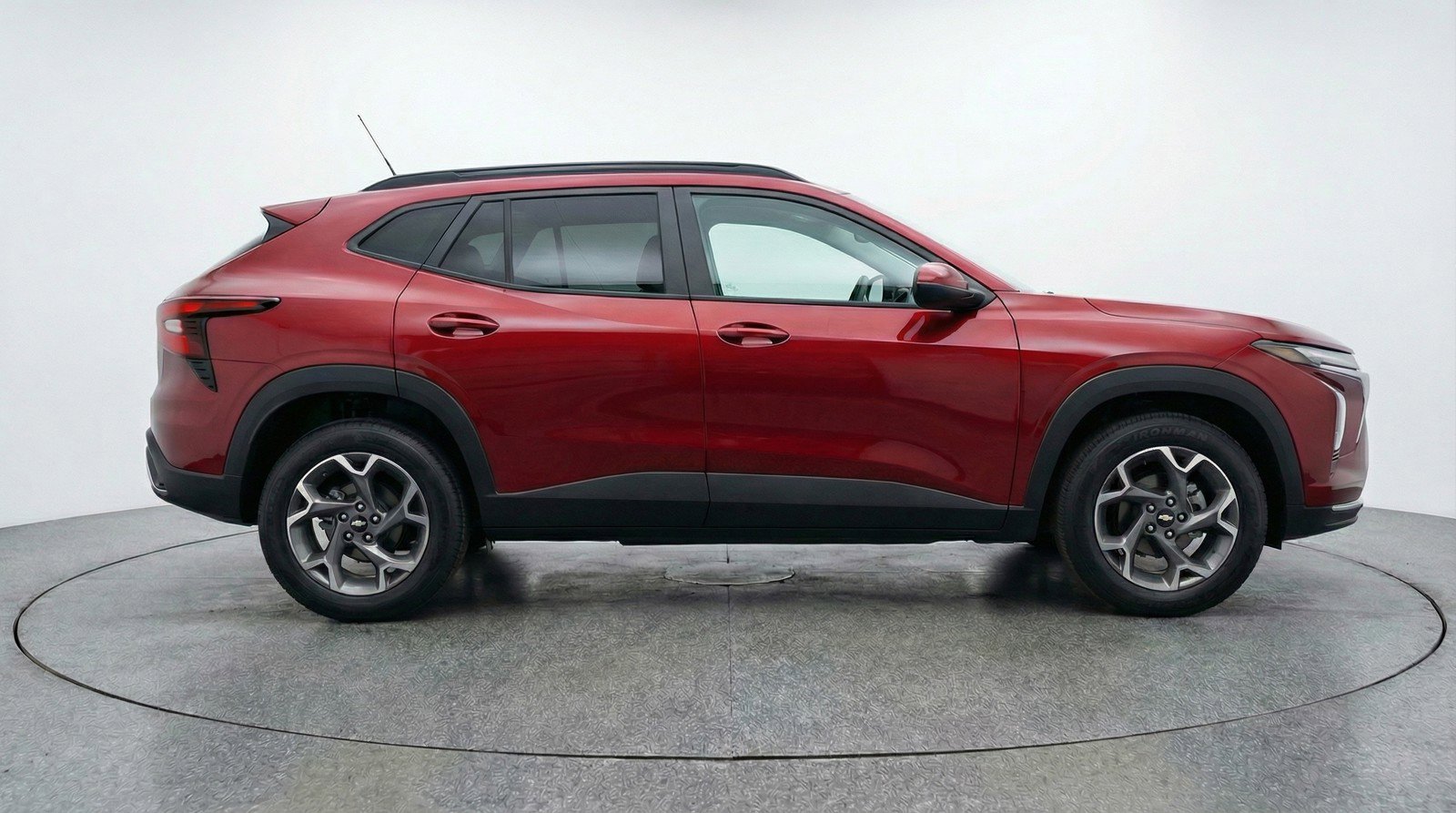 Used 2025 Chevrolet Trax LT image 11