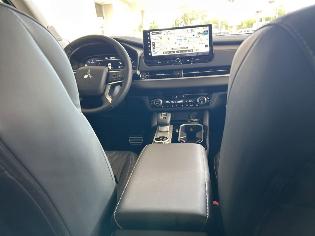 New 2026 Mitsubishi Outlander AWD image 28