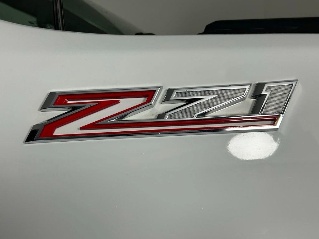 Used 2023 Chevrolet Silverado 2500 LTZ w/ LTZ Convenience Package image 9