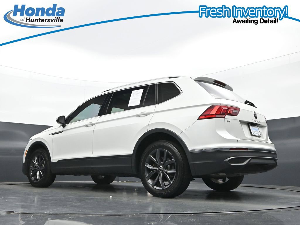 Used 2023 Volkswagen Tiguan SE w/ Panoramic Sunroof Package FWD image 31