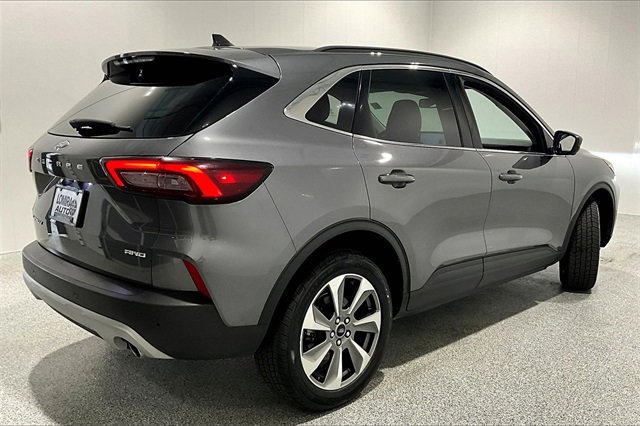 Used 2023 Ford Escape Platinum image 5