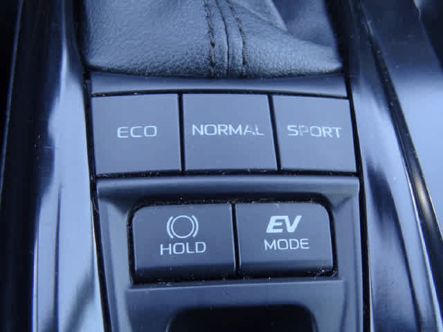 Used 2025 Toyota Camry LE FWD image 25