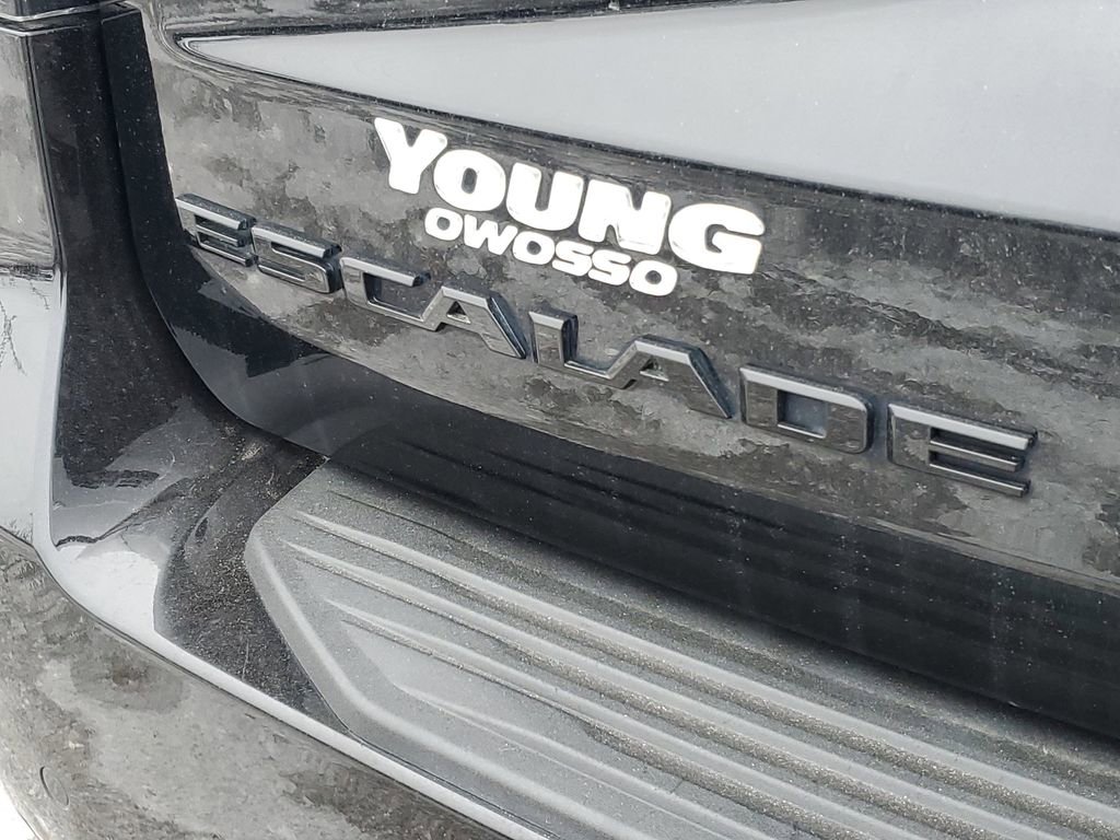 Used 2023 Cadillac Escalade ESV Sport Platinum w/ Heavy-Duty Trailer Package image 37