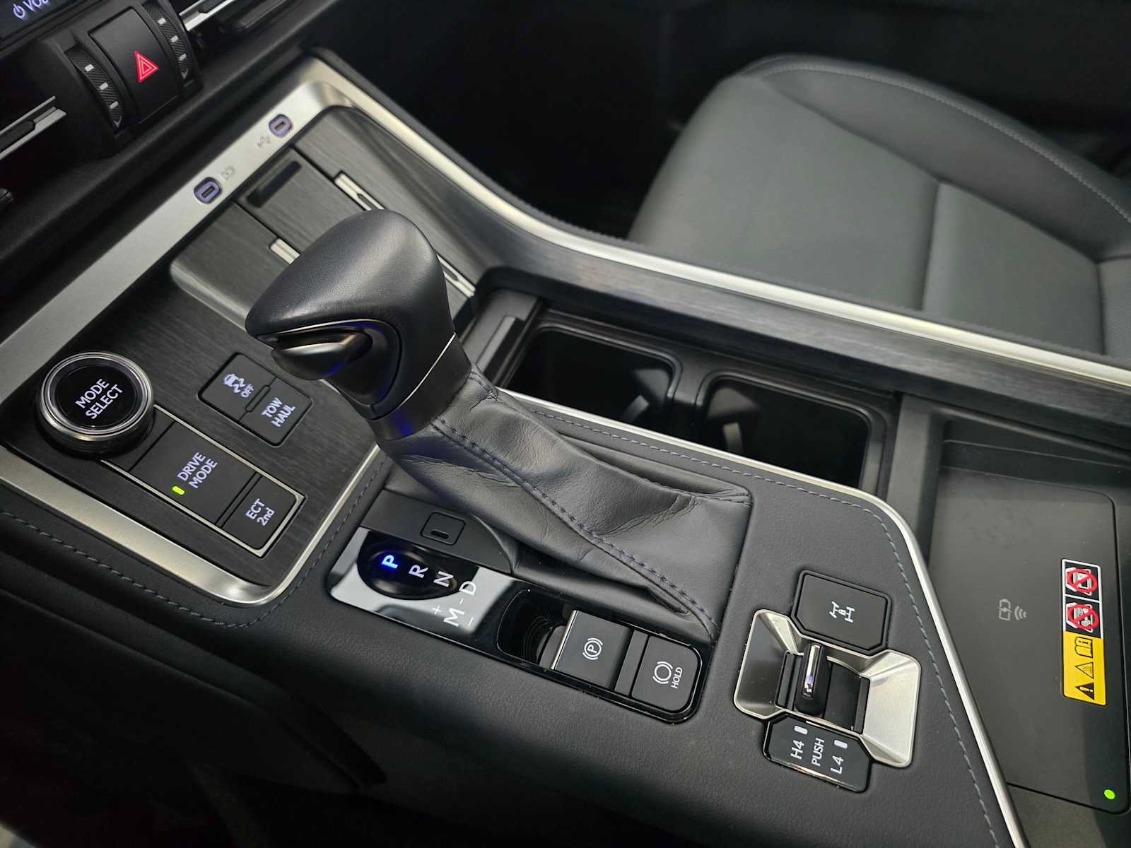Used 2024 Lexus GX 550 w/ Cold Area Package AWD/4WD image 32