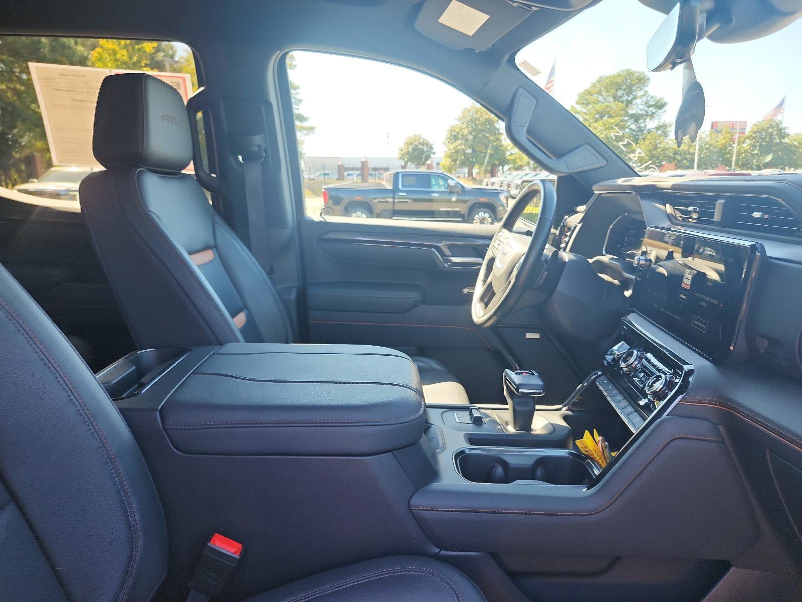 Certified 2025 GMC Sierra 1500 AT4 w/ AT4 Premium Package AWD/4WD image 9