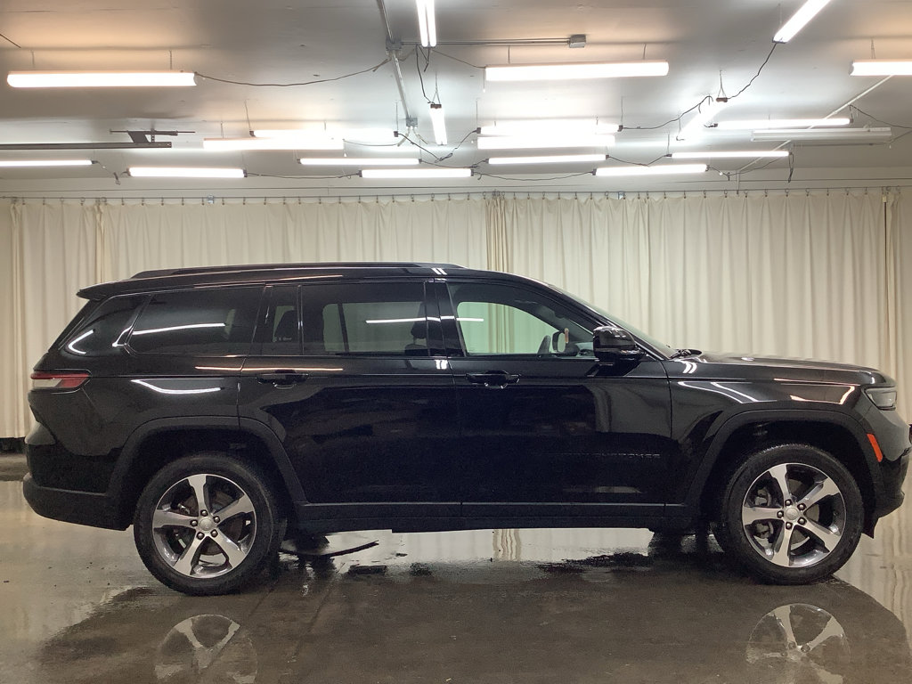 Used 2023 Jeep Grand Cherokee L Laredo image 5