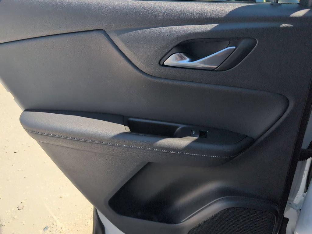 Used 2025 Chevrolet Blazer LT FWD image 26