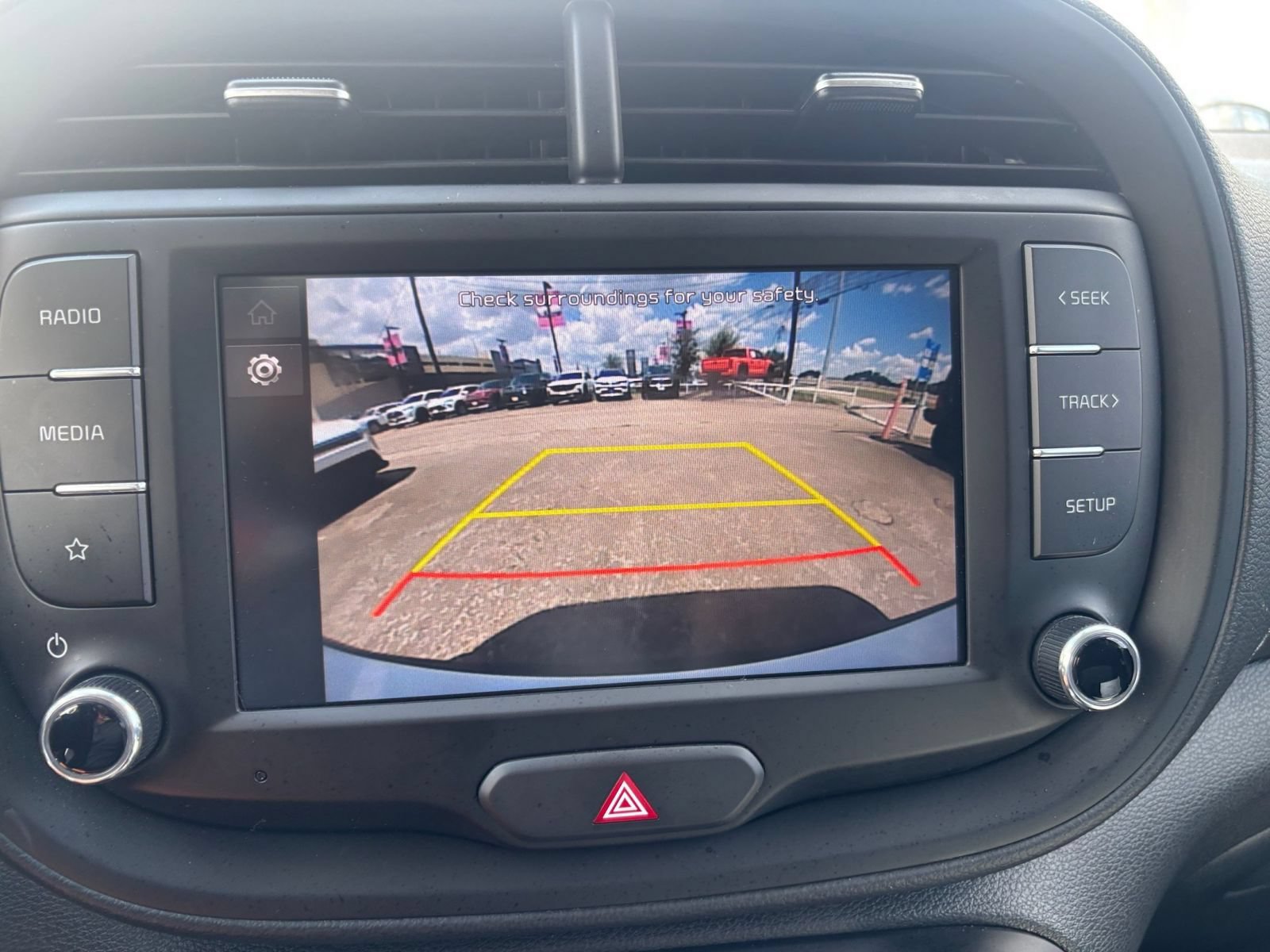 Used 2025 Kia Soul LX w/ LX Technology Package FWD image 21