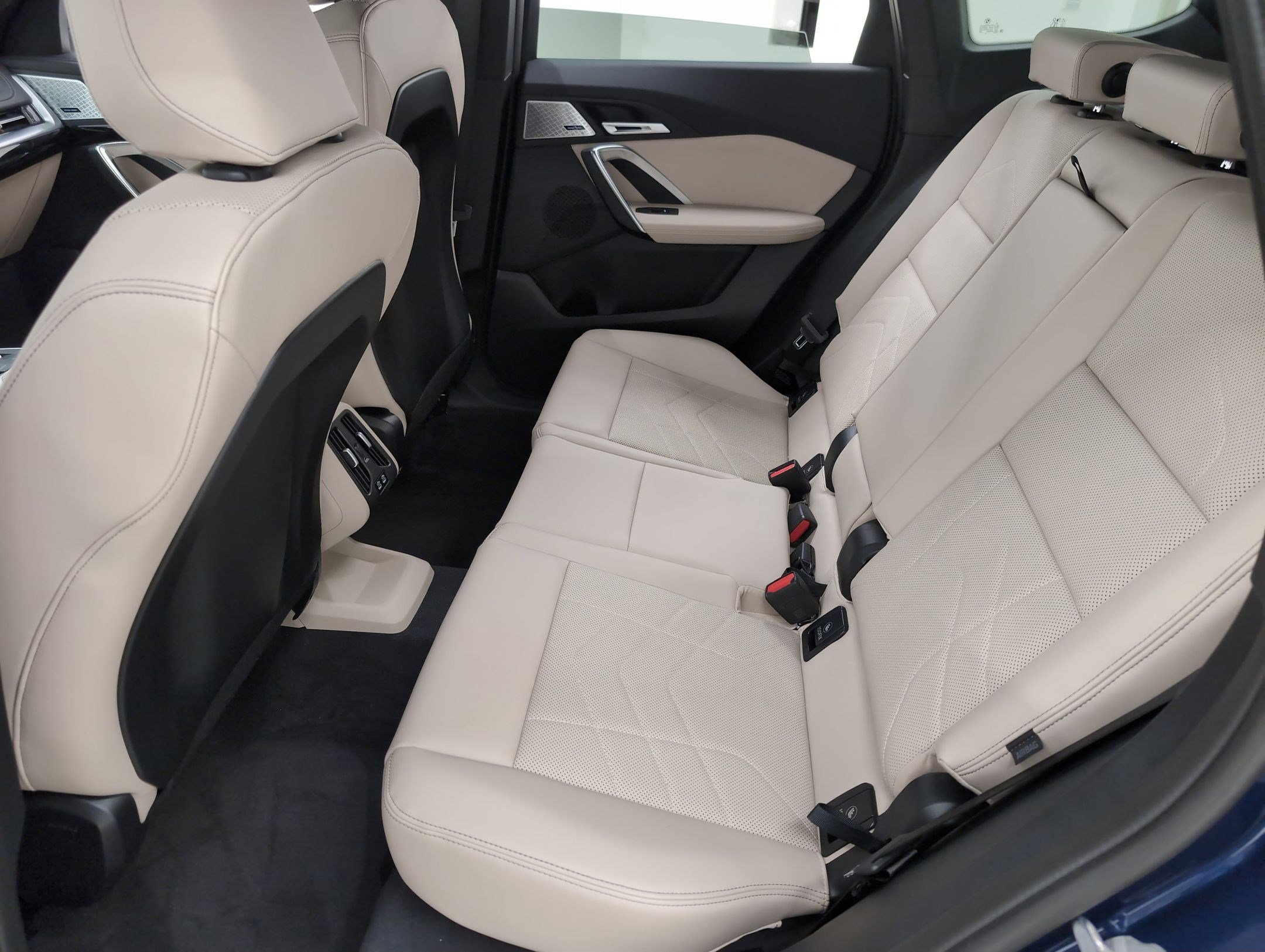Used 2025 BMW X1 xDrive28i w/ Premium Package AWD/4WD image 13