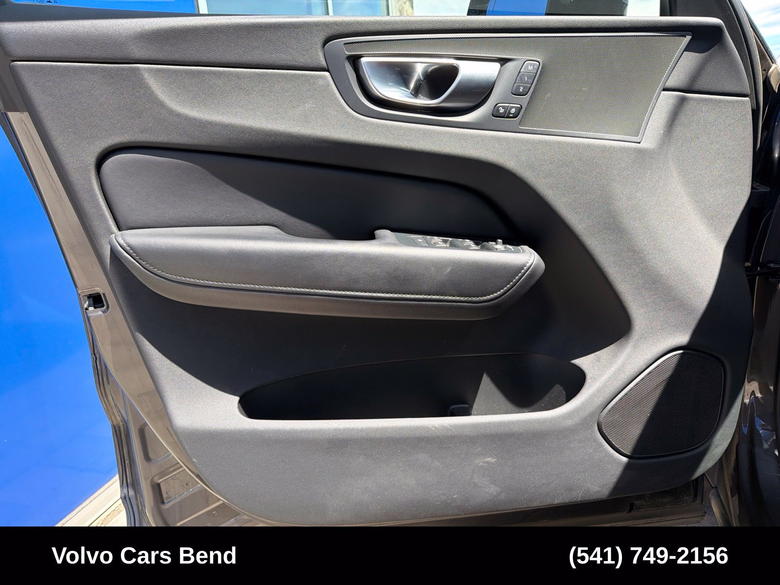 Used 2024 Volvo XC60 B5 Core w/ Protection Package Premier AWD/4WD image 18