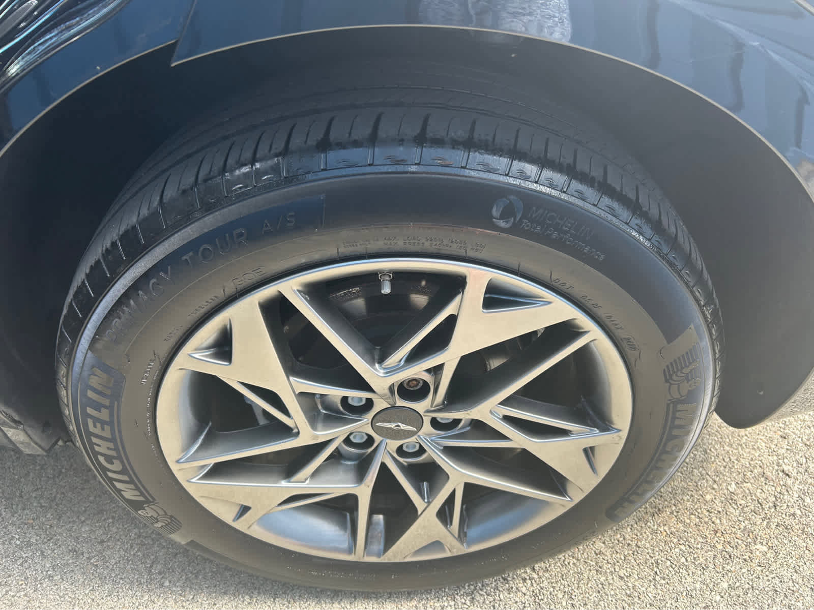 Used 2022 Genesis GV70 2.5T w/ Advanced Package image 40