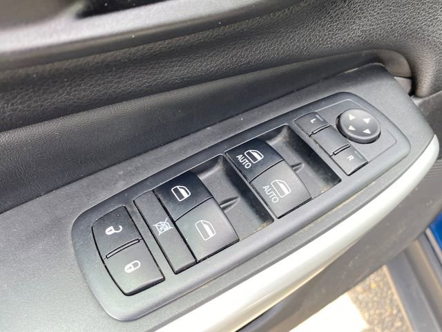 Used 2018 Jeep Cherokee Trailhawk w/ Cold Weather Group AWD/4WD image 17