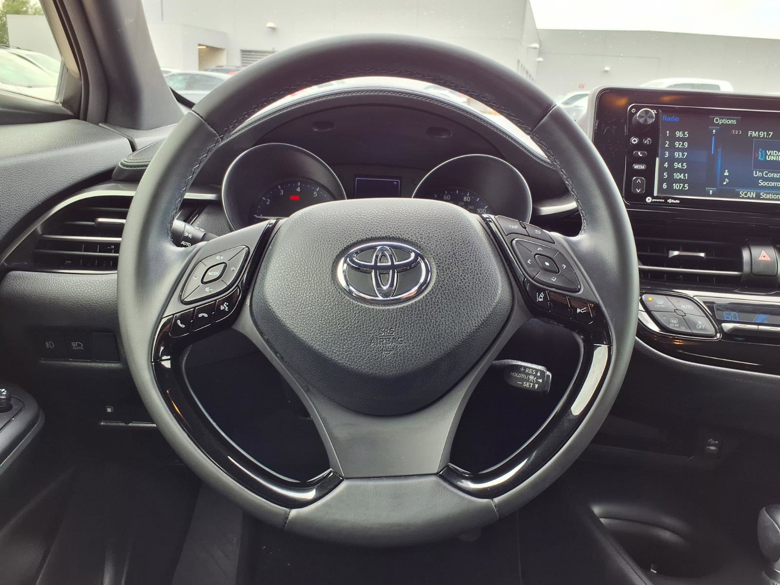 Used 2018 Toyota C-HR XLE FWD image 13