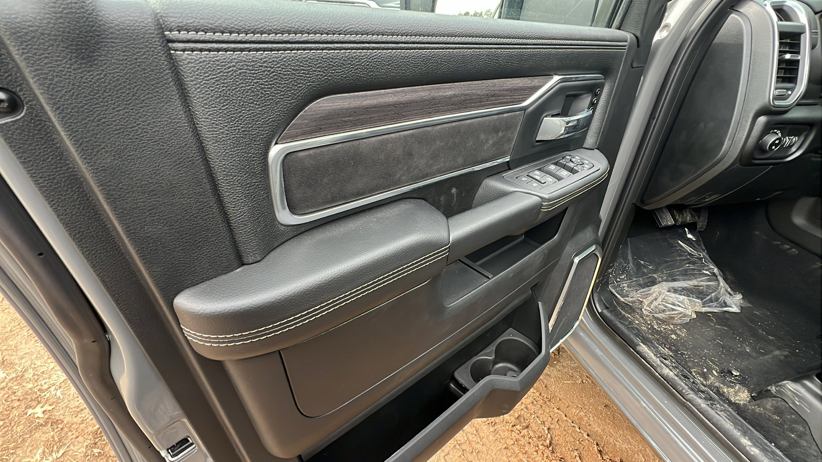 New 2026 RAM 2500 Laramie w/ Night Edition image 14