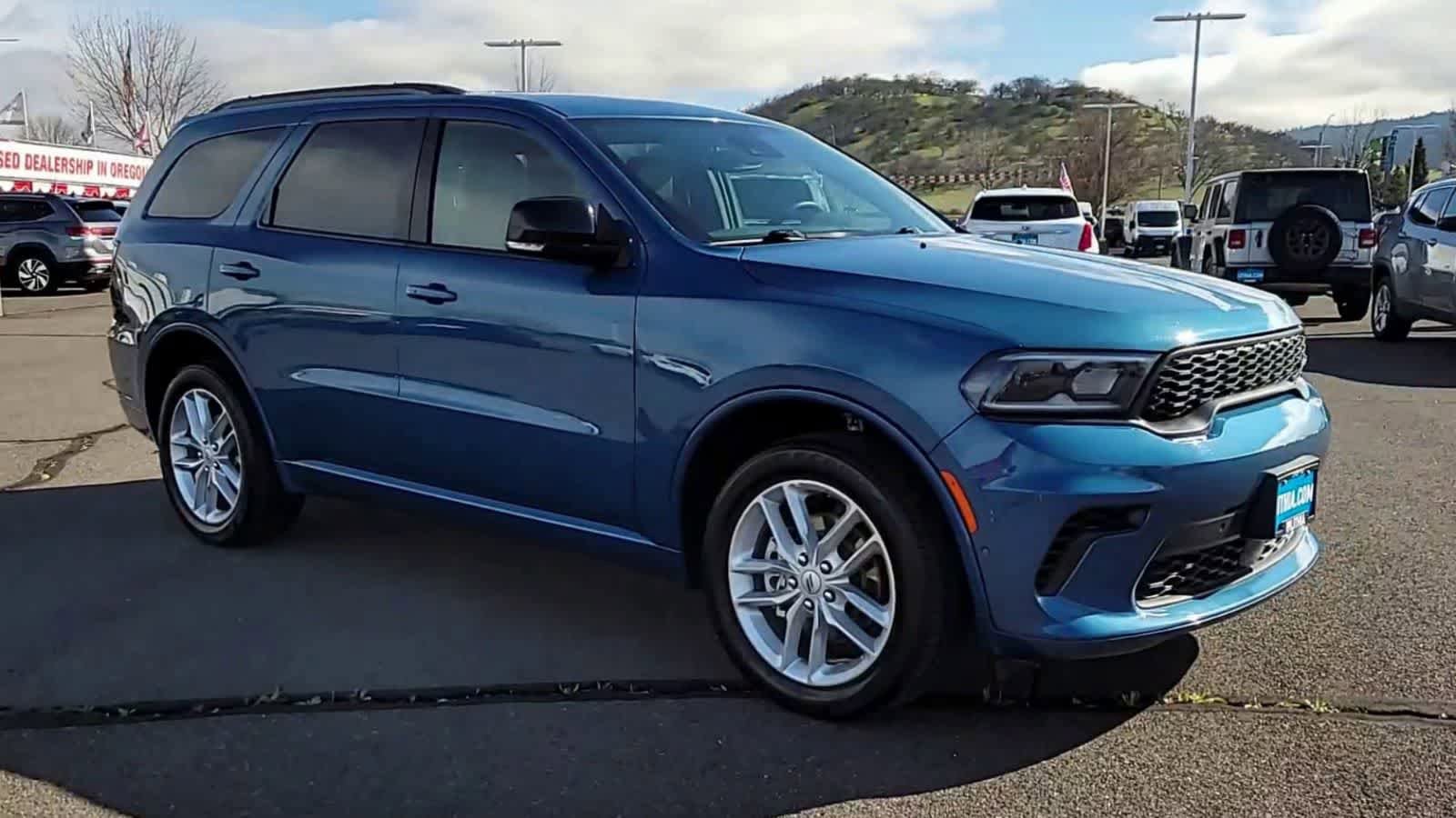 Used 2025 Dodge Durango GT image 2