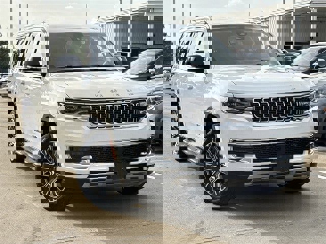 Used 2024 Jeep Wagoneer L Series II image 2