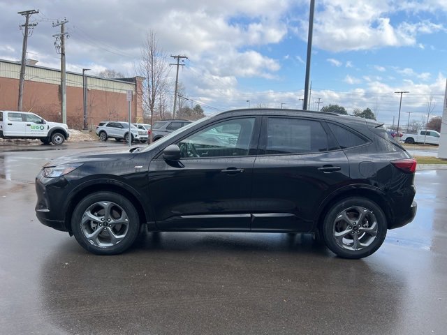 Used 2023 Ford Escape ST-Line image 8