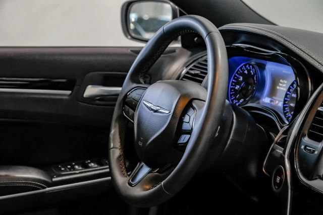 Used 2022 Chrysler 300 S w/ Comfort Group RWD image 21