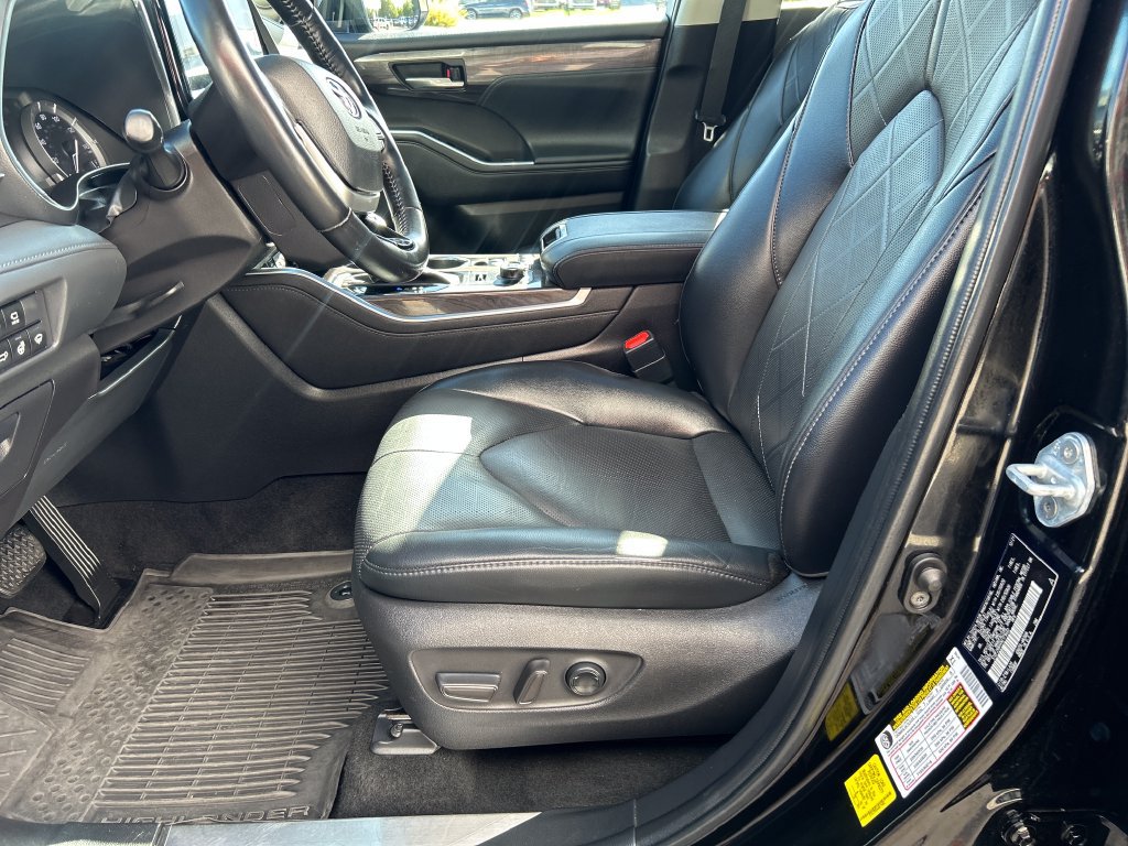 Certified 2022 Toyota Highlander Platinum AWD/4WD image 10
