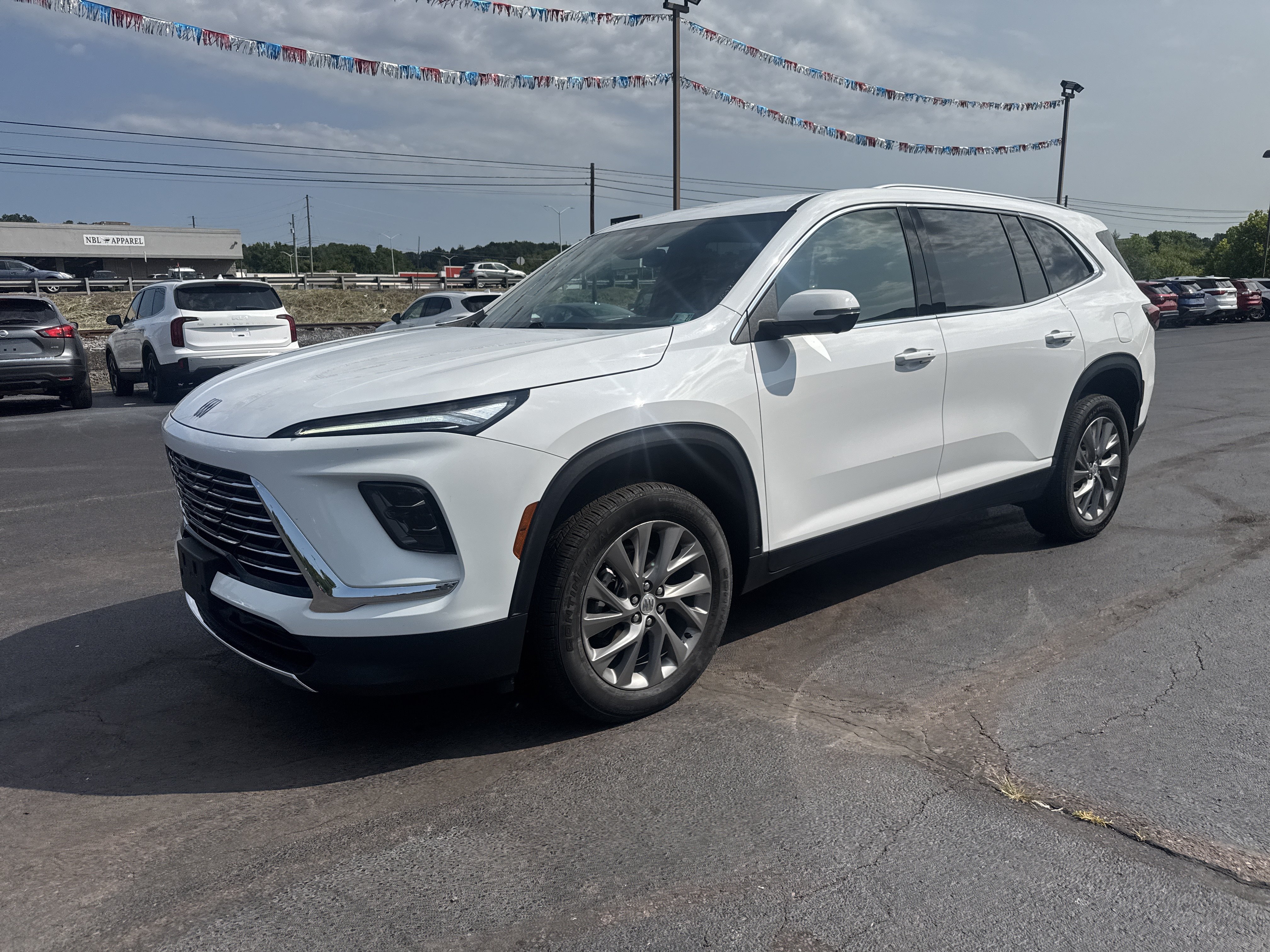 Used 2026 Buick Enclave Preferred AWD/4WD image 8