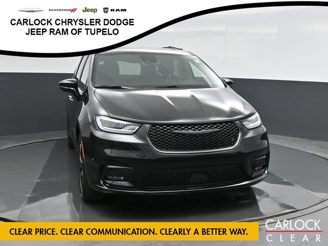 New 2026 Chrysler Pacifica Limited w/ Uconnect Theater Family Group image 5