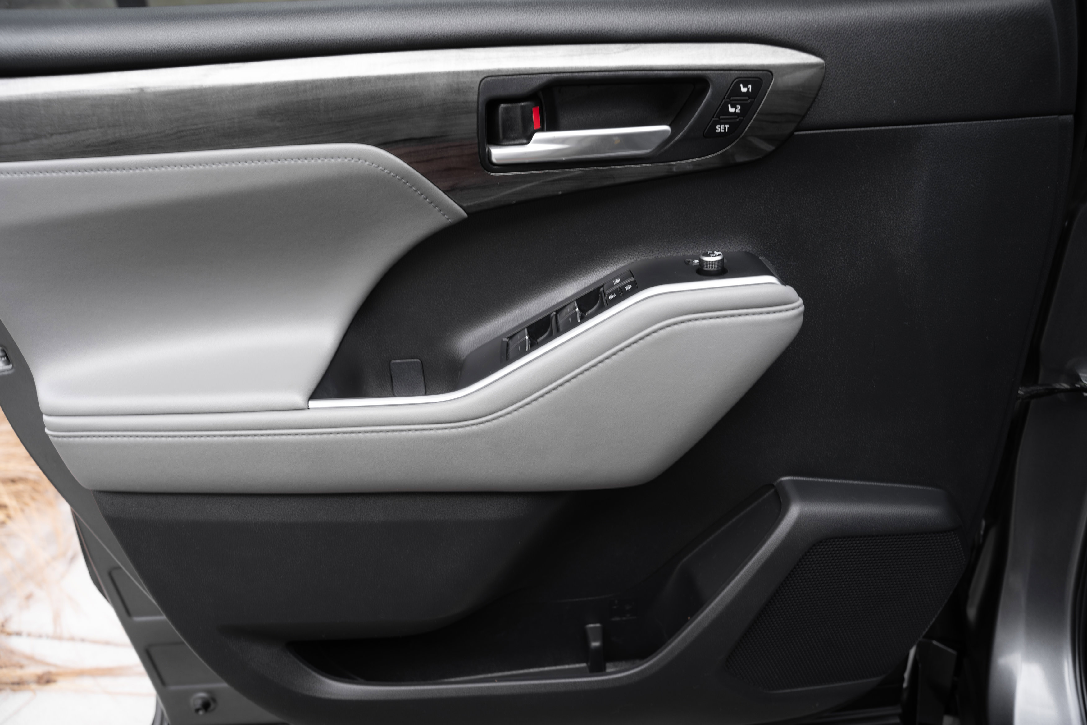 Used 2023 Toyota Highlander Limited image 20